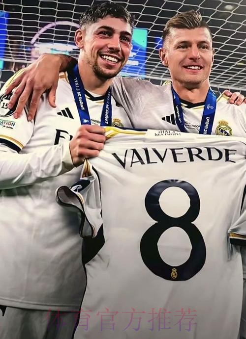 克罗斯:巴尔韦德很谦虚 他能保持世界水准十年 克罗斯:巴尔韦德很谦虚 他能保持世界水准十年